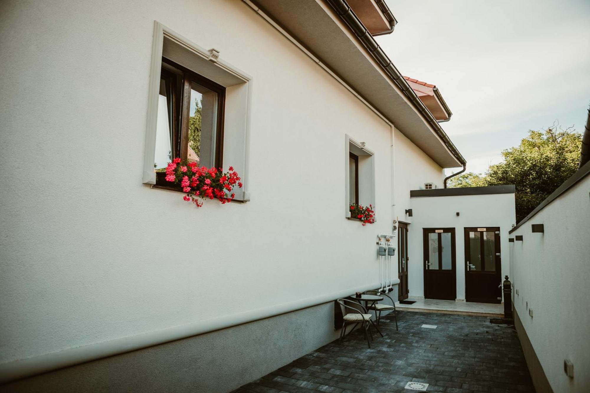 Ferienwohnung Arini White House Hermannstadt Exterior foto